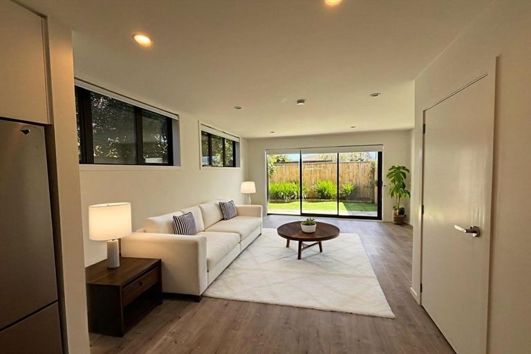 Photo of property in 12/12 Tawa Road, Te Atatu Peninsula, Auckland, 0610