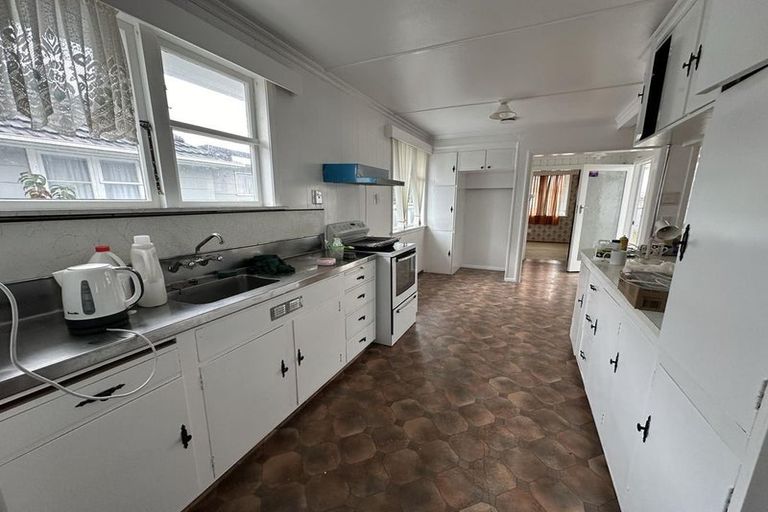 Photo of property in 53 Winchester Street, Levin, 5510