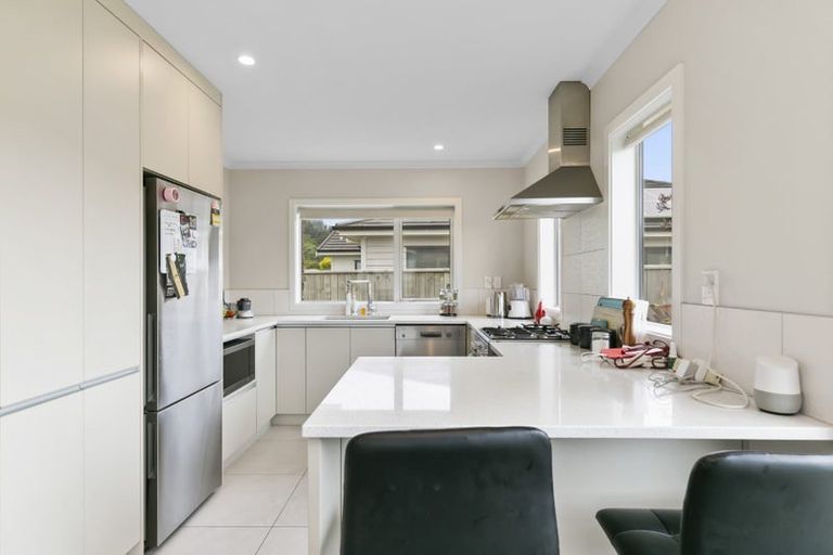 Photo of property in 15 Henrietta Maxwell Grove, Wainuiomata, Lower Hutt, 5014