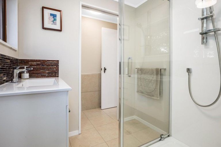 Photo of property in 2 Mizzen Place, Whitby, Porirua, 5024