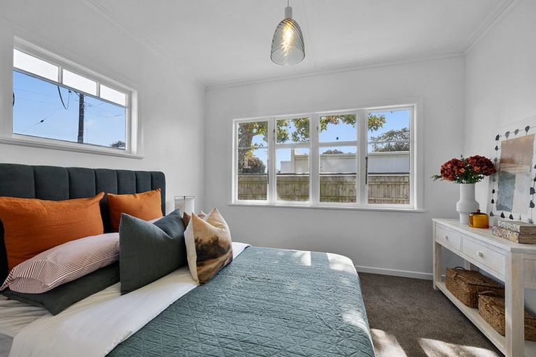 Photo of property in 9d Paynters Avenue, Strandon, New Plymouth, 4312