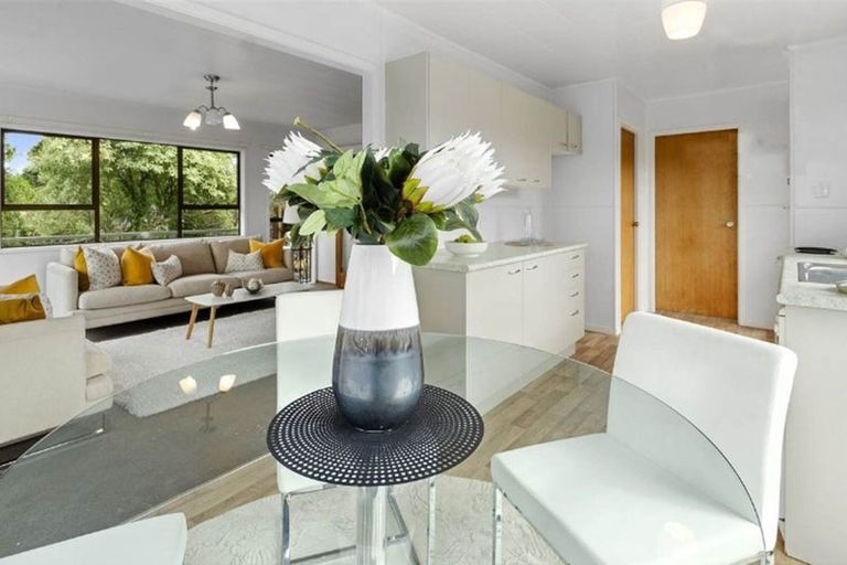 Photo of property in 66 Lavery Place, Sunnynook, Auckland, 0632