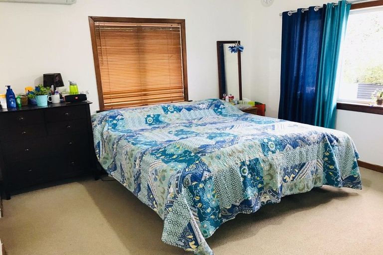 Photo of property in 1/8 Golf Road, New Lynn, Auckland, 0600