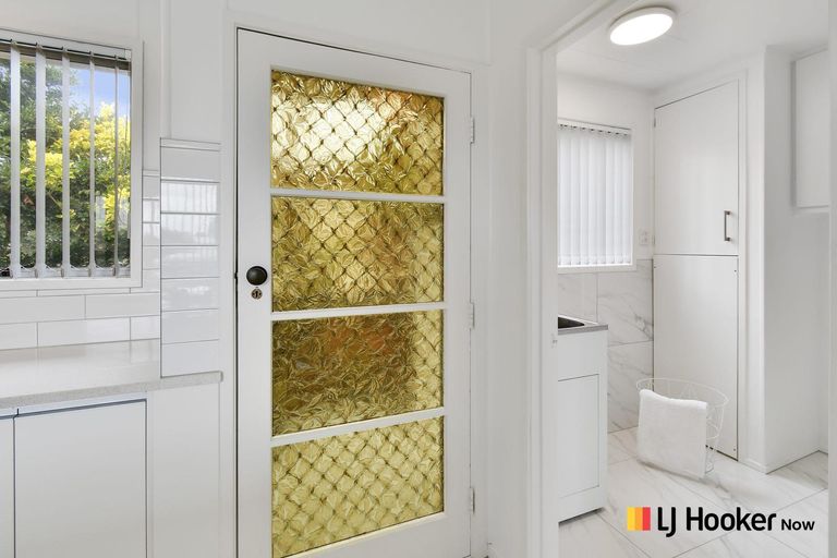 Photo of property in 5 Carbery Place, Manurewa, Auckland, 2102