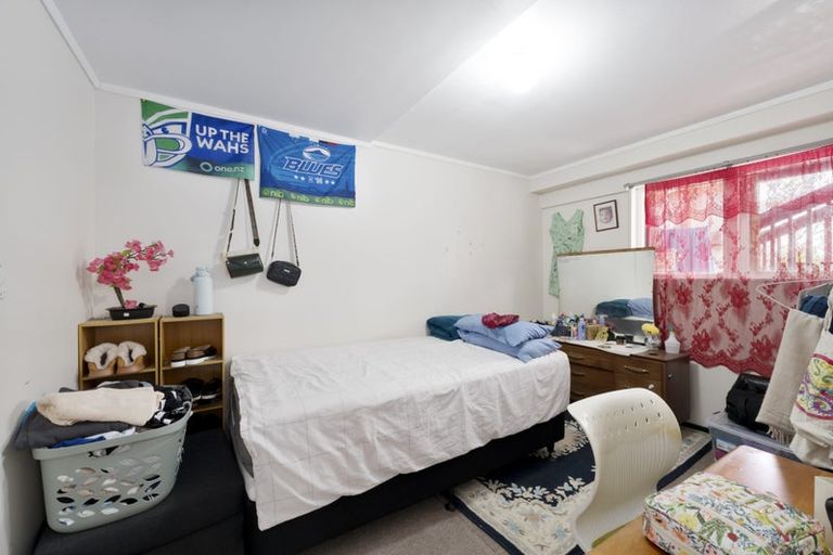 Photo of property in 8 Fowey Avenue, Te Atatu South, Auckland, 0610