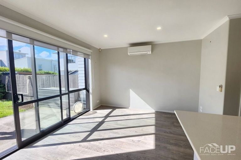Photo of property in 21 Kanuka Road, Hobsonville, Auckland, 0616