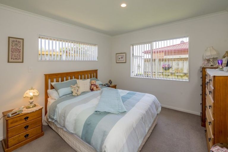 Photo of property in 2 Fuller Close, Levin, 5510