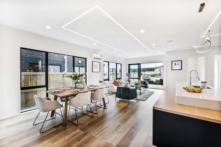 Photo of property in 13 Downpatrick Drive, Flat Bush, Auckland, 2019