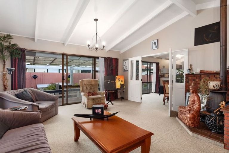 Photo of property in 1 Edgewater Grove, Whakatane, 3120