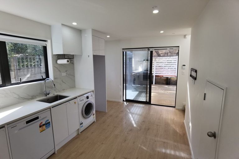 Photo of property in 46 Ayton Drive, Totara Vale, Auckland, 0629