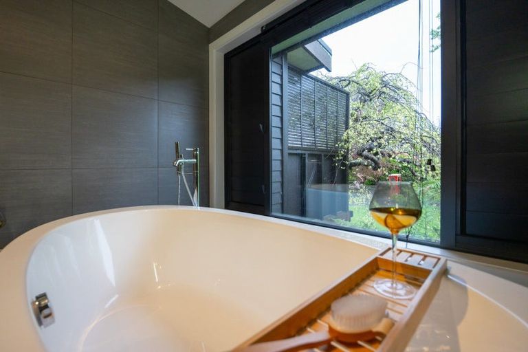 Photo of property in 27a Phoenix Avenue, Hokowhitu, Palmerston North, 4410