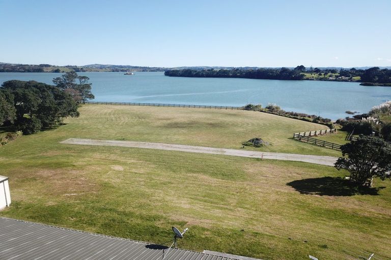 Photo of property in 23 Goble Road, Clarks Beach, 2679