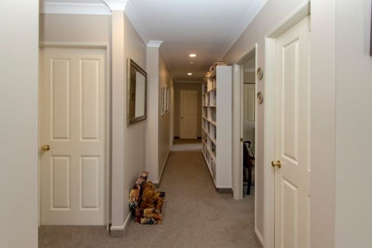 Photo of property in 21a Auckland Road, Greenmeadows, Napier, 4112