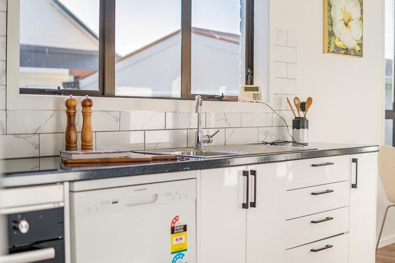 Photo of property in 17 Cleland Crescent, Naenae, Lower Hutt, 5011