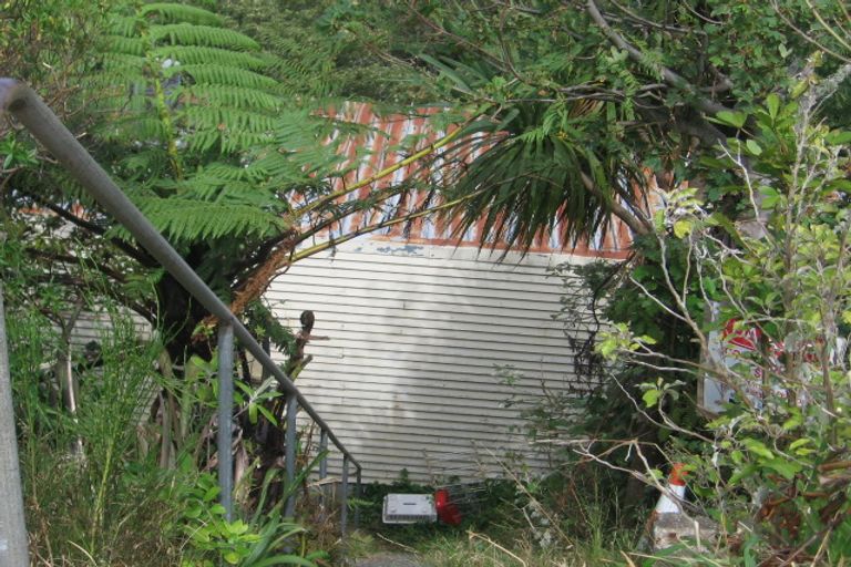 Photo of property in 12 Mataroa Avenue, Northland, Wellington, 6012