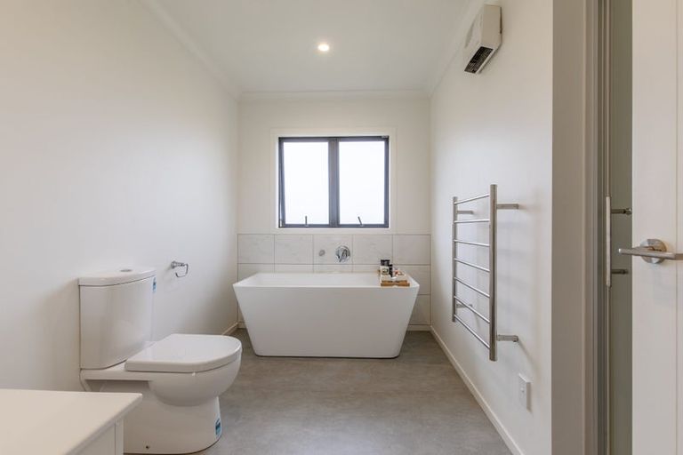 Photo of property in 1 Elm Place, Waipukurau, 4284