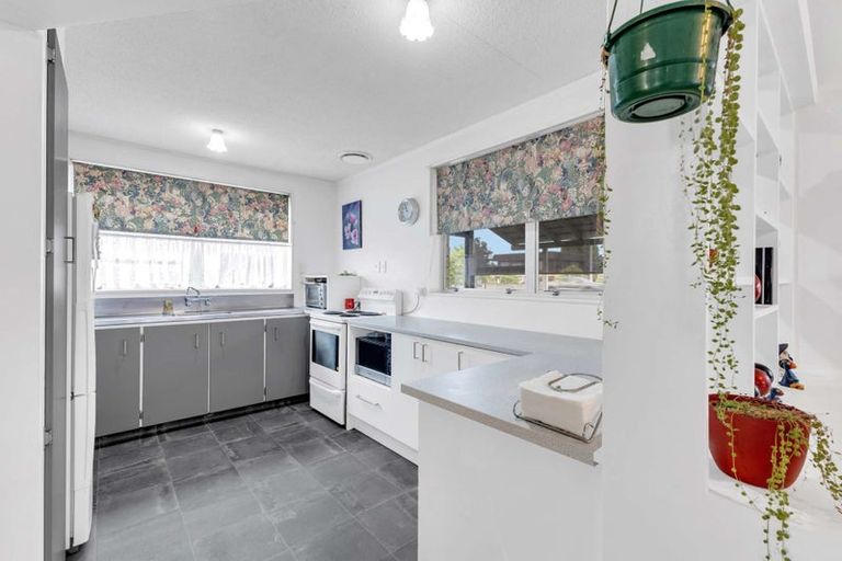 Photo of property in 84 Broadway, Stratford, 4332