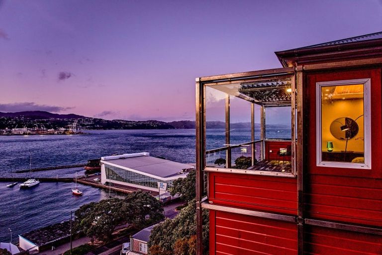 Photo of property in 31 Mcfarlane Street, Mount Victoria, Wellington, 6011