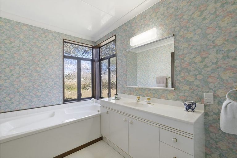 Photo of property in 145 Racecourse Road, Cambridge, 3493