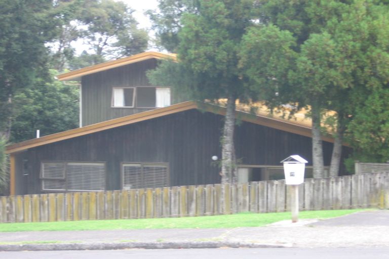 Photo of property in 37 Hiwihau Place, Glenfield, Auckland, 0629