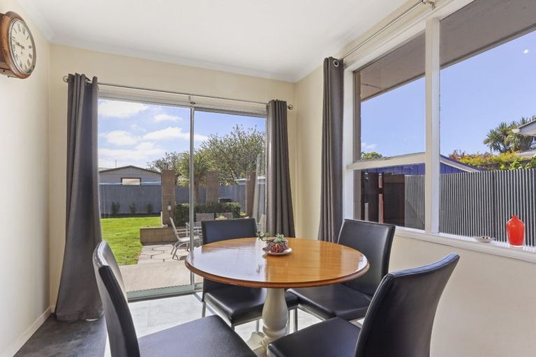 Photo of property in 6 Birdling Place, Halswell, Christchurch, 8025