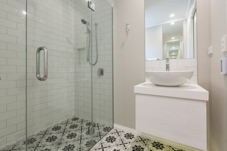 Photo of property in 72 Kent Terrace, Taradale, Napier, 4112