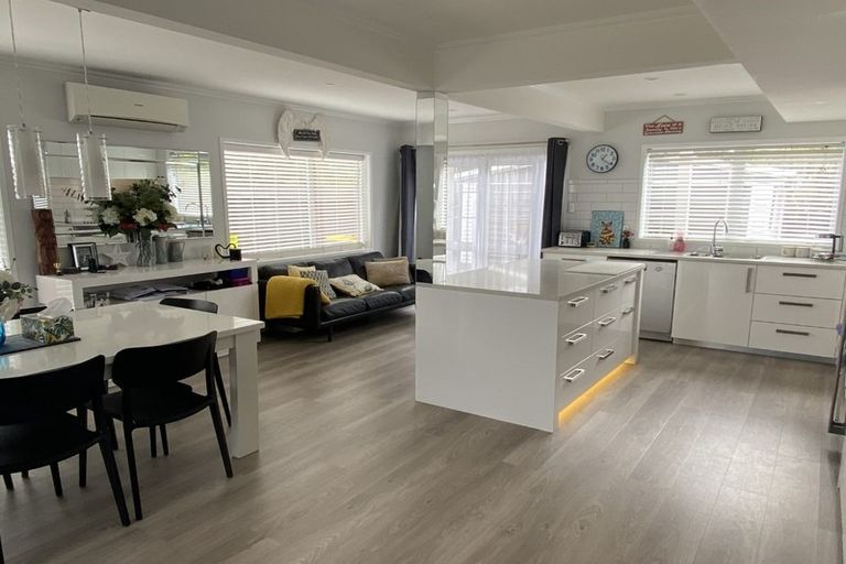 Photo of property in 73 Glenvar Road, Torbay, Auckland, 0630