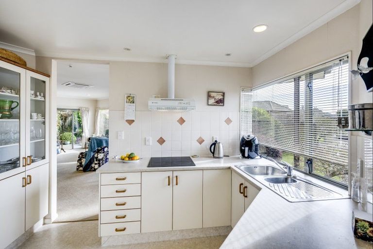 Photo of property in 10 Claridge Place, Taradale, Napier, 4112