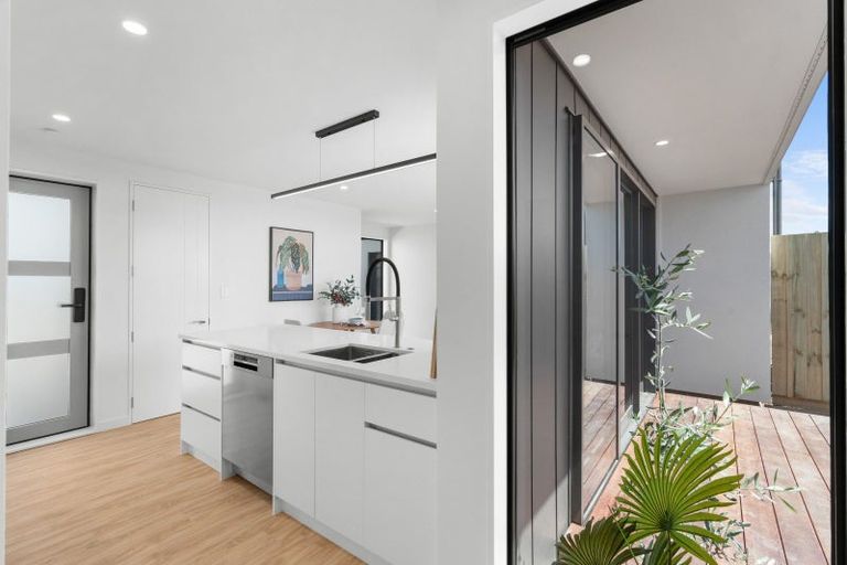 Photo of property in 3/5 Clarence Street South, Addington, Christchurch, 8024