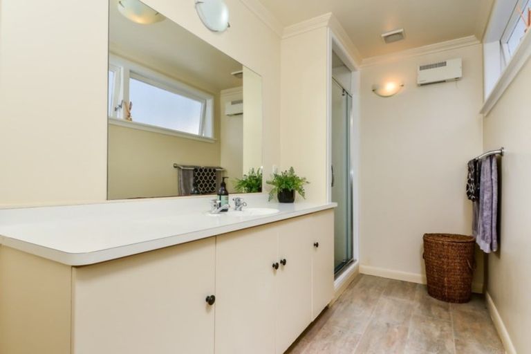 Photo of property in 42 Chaucer Street, Leamington, Cambridge, 3432