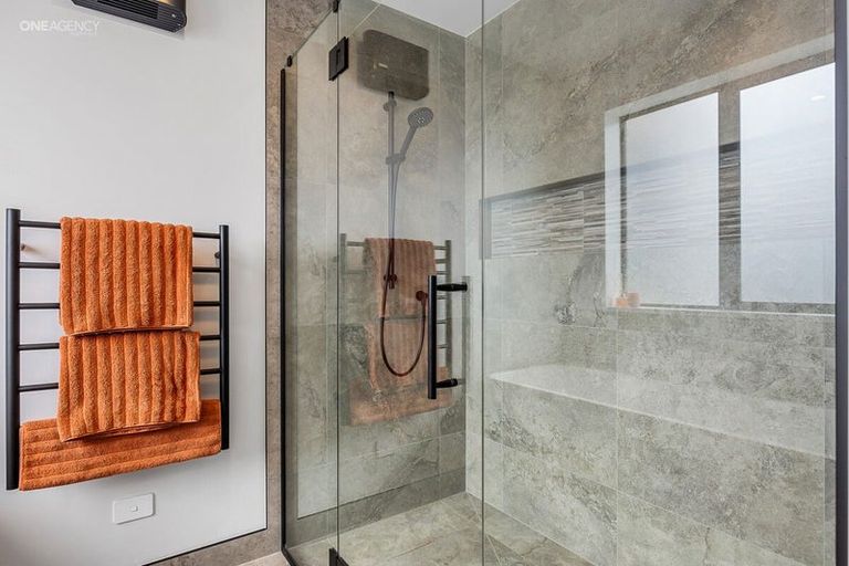 Photo of property in 12 Oakville Close, Rangiora, 7400