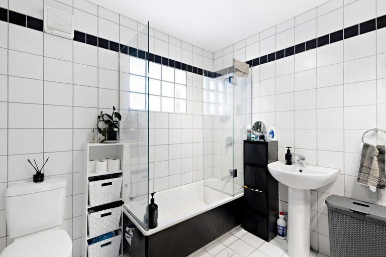 Photo of property in 80 Farnham Street, Mornington, Wellington, 6021