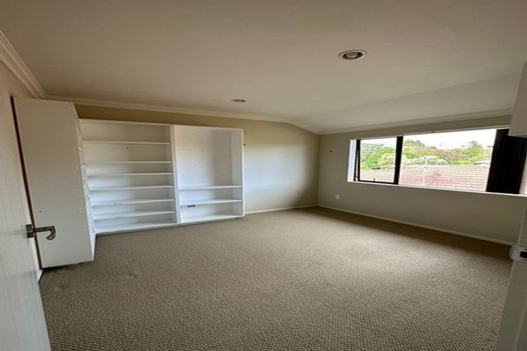 Photo of property in 38 Leafield Crescent, Henderson, Auckland, 0612
