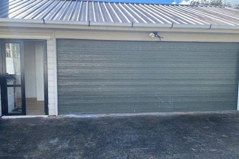 Photo of property in 118a Hutchinson Avenue, New Lynn, Auckland, 0600