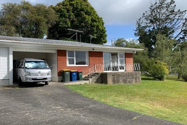 Photo of property in 2/1 Hatherlow Street, Glenfield, Auckland, 0629