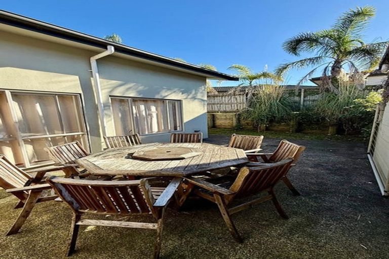 Photo of property in 52 Aspiring Avenue, Clover Park, Auckland, 2019