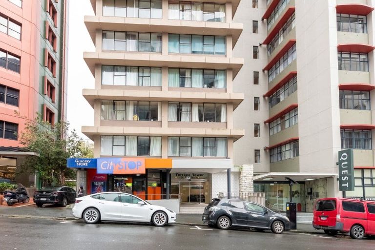 Photo of property in Terrace Tower Apartments, 8a/126 The Terrace, Wellington Central, Wellington, 6011