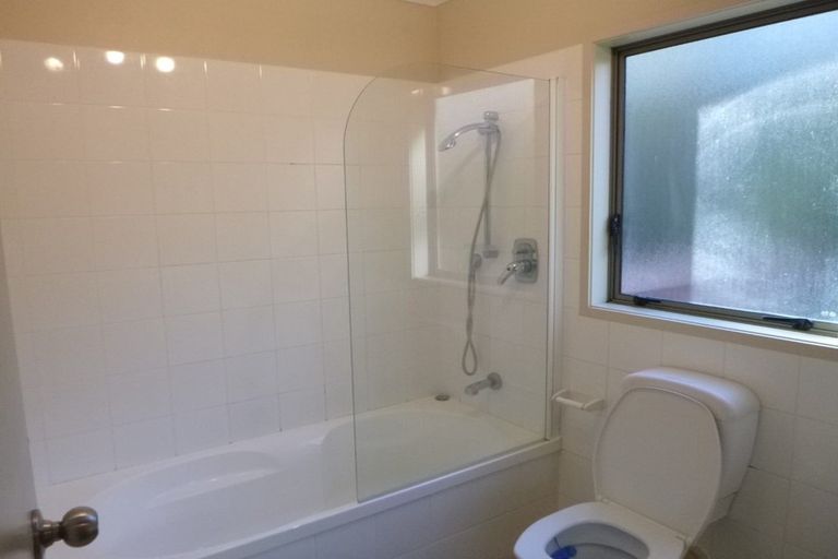 Photo of property in 16 Catrina Avenue, Birkenhead, Auckland, 0626