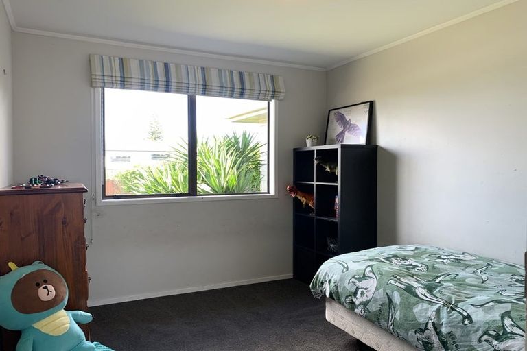 Photo of property in 9 Patrice Place, Massey, Auckland, 0614
