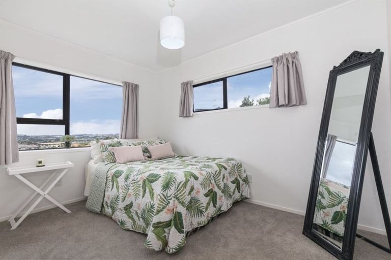 Photo of property in 11a Orewa Heights Crescent, Orewa, 0931