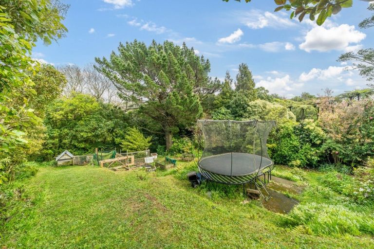 Photo of property in 35 Poto Road, Normandale, Lower Hutt, 5010