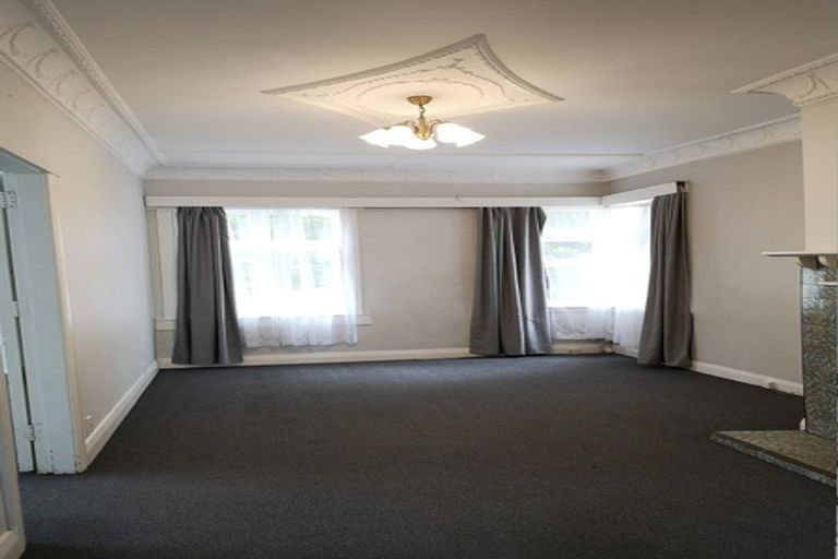 Photo of property in 76 Mcalpine Avenue, Mount Cook, Wellington, 6011