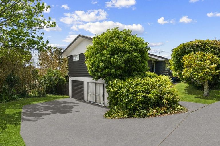 Photo of property in 6 Theban Place, Totara Vale, Auckland, 0629