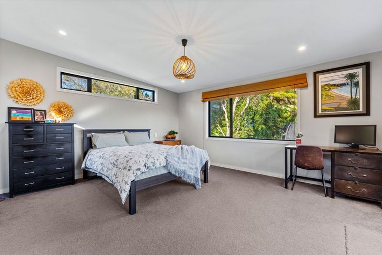 Photo of property in 14 Rosecamp Road, Beach Haven, Auckland, 0626