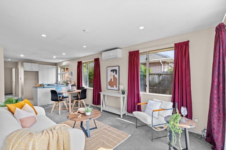 Photo of property in 1b Beatrice Place, Avonhead, Christchurch, 8042