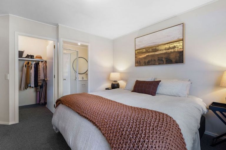 Photo of property in 33 Mcdonnell Road, Arrowtown, 9302
