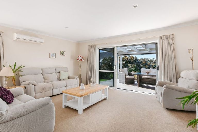 Photo of property in 15 Parkland Rise, Omokoroa, 3114