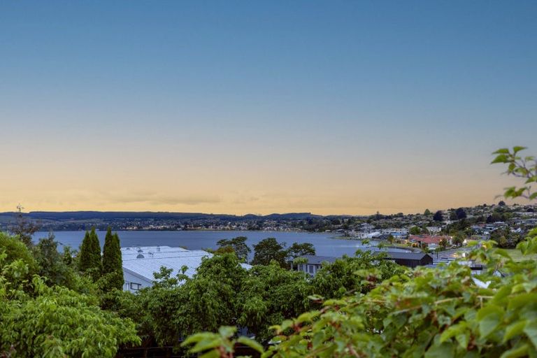 Photo of property in 2/18 Pipi Street, Two Mile Bay, Taupo, 3330