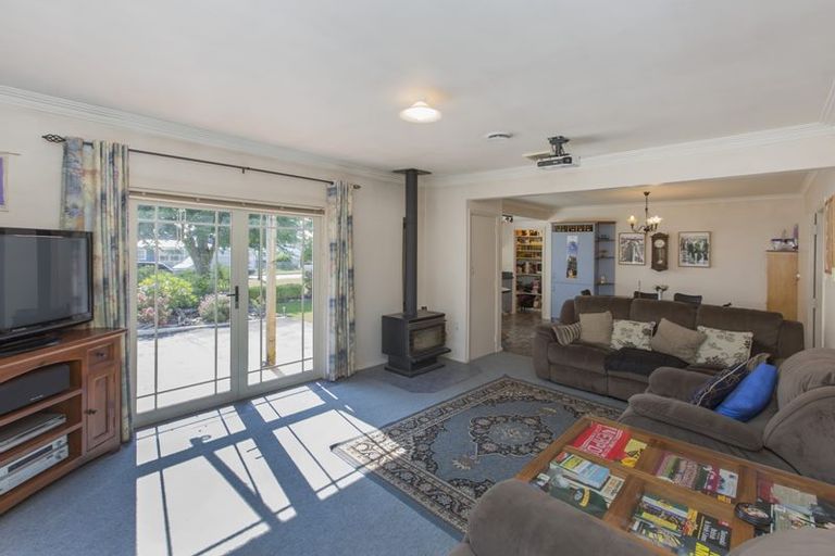 Photo of property in 463 Broadway, Stratford, 4332