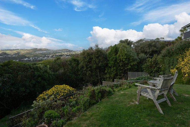 Photo of property in 1 Atamira Close, Churton Park, Wellington, 6037